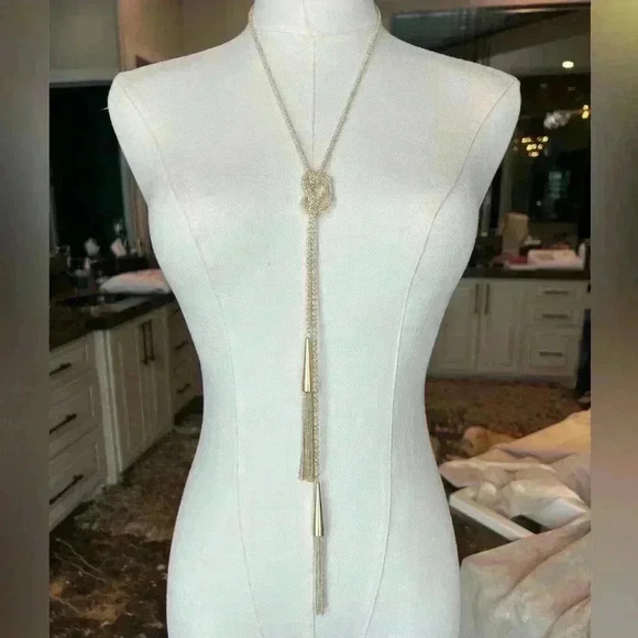 Kendra Scott "Phara Necklace" Gold. So many ways to wear this piece. RARE FIND - Picture 3 of 7